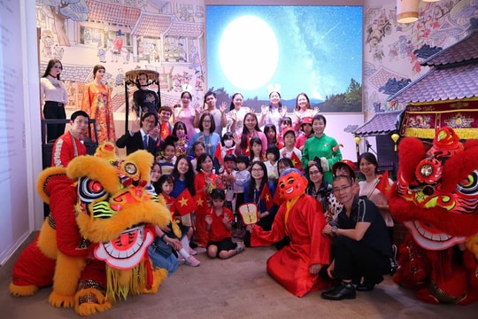 Lần đầu tiên tổ chức “Trung thu sum vầy” tại Osaka, Nhật Bản