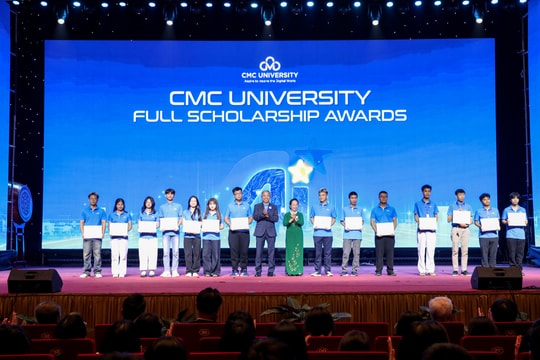 Trường Đại học CMC trao học bổng cho 30 tân sinh viên xuất sắc, tổng trị giá 96 tỷ đồng