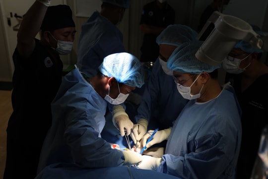 Bệnh viện Dã chiến cấp 2 số 7 phẫu thuật cấp cứu bệnh nhân đầu tiên tại Nam Sudan