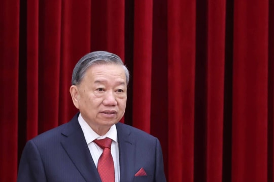 Party Central Committee’s 13th plenum discusses preparations for 14th National Party Congress, socio-economic issues