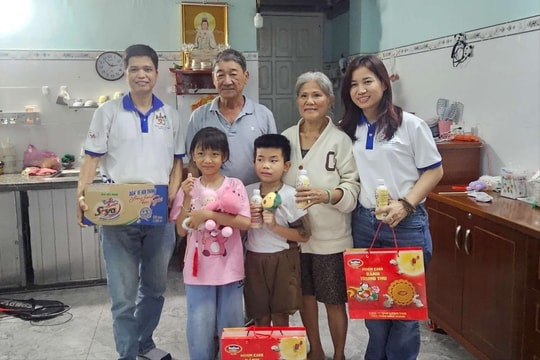 Thắp sáng mùa trăng, trao yêu thương đến trẻ em khắp mọi miền