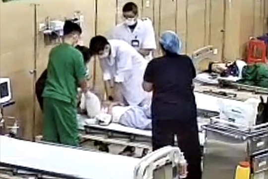 20 phút căng thẳng cấp cứu cho bệnh nhân nghẹt đường thở khi ăn cơm