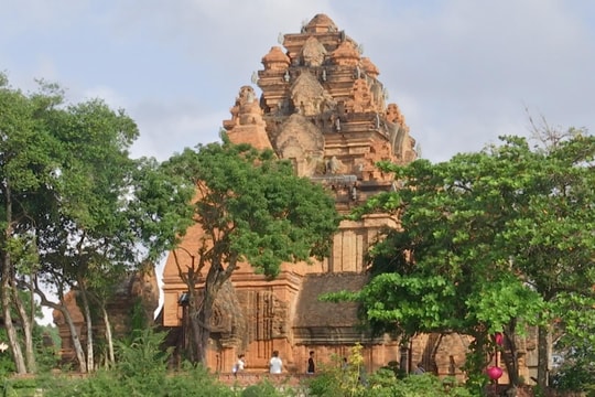 Khánh Hòa đề xuất dời Ngày hội Văn hóa dân tộc Chăm lần thứ VI sang tháng 12/2025