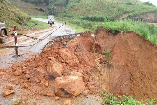 Bộ Xây dựng chủ động ứng phó với mưa, lũ và sạt lở đất do ảnh hưởng bởi bão số 11