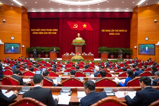 Quán triệt tinh thần "Ba trọng tâm - Ba công khai - Một thước đo - Ba chuyển biến"