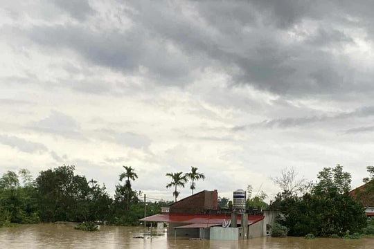 Thái Nguyên: Nước lũ dâng cao, nhiều người lên mạng cầu cứu