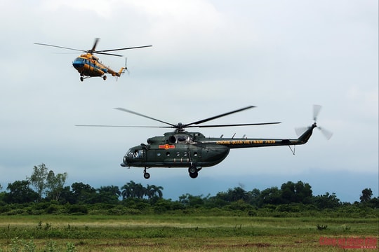 Quân đội sẵn sàng bay cứu hộ, cứu nạn, tiếp cận vùng bị chia cắt do mưa lũ