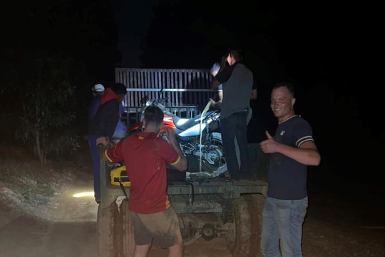 Quảng Trị: Công an giải cứu hai du khách nước ngoài bị lạc trong rừng