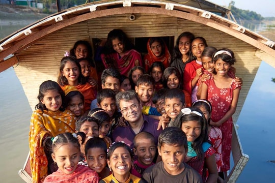 Lớp học trên thuyền ở Bangladesh: Hành trình không ngừng của tri thức giữa vùng nước lũ