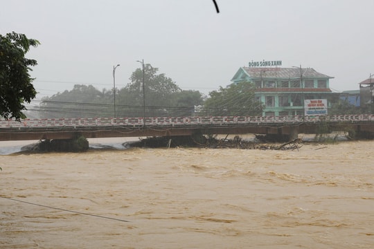 Thái Nguyên: Lũ sông Cầu vượt đỉnh lịch sử hơn 1 mét