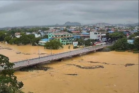 Lũ trên sông Cầu tiếp tục tăng, mực nước xấp xỉ mặt đê Hà Châu