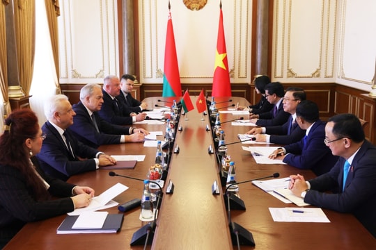 Đoàn công tác của Hội nghị sĩ Hữu nghị Việt Nam - Belarus hội kiến Chủ tịch Hạ viện Belarus