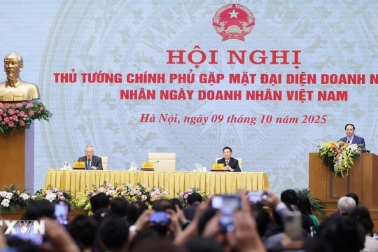 Thủ tướng Phạm Minh Chính gặp mặt đại diện doanh nghiệp nhân ngày Doanh nhân Việt Nam