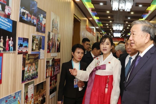 Party chief visits DPRK kindergarten, attends WPK’s anniversary show