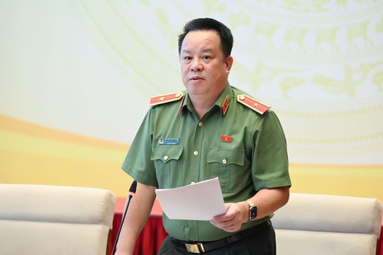 Ủy ban Quốc phòng, An ninh và Đối ngoại thẩm tra kết quả thực hiện nhiệm vụ bảo đảm trật tự, an toàn giao thông năm 2025