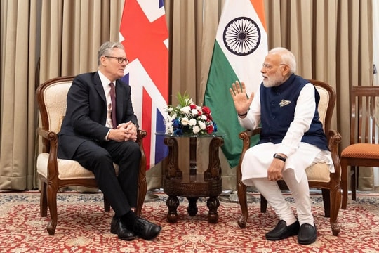 Thủ tướng Anh thăm Ấn Độ Từ di sản lịch sử tới đối tác tương lai