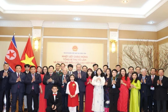 Party chief visits Vietnamese Embassy in DPRK