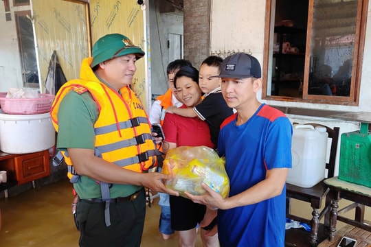 Công an Hà Nội: “4 tại chỗ, 3 sẵn sàng”, hỗ trợ người dân khắc phục thiệt hại