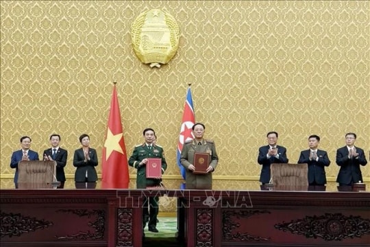 Vietnam, DPRK sign bilateral cooperation documents