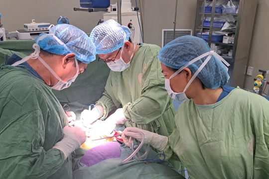 Kích hoạt “báo động đỏ”, cứu sống nữ sinh 18 tuổi nguy kịch do tai nạn giao thông