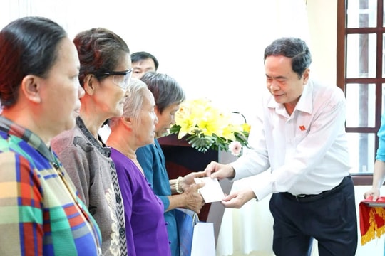 Cả nước hướng về tháng cao điểm "Vì người nghèo" năm 2025