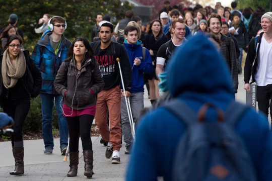 Hơn 47.000 du học sinh “mất dấu” ở Canada