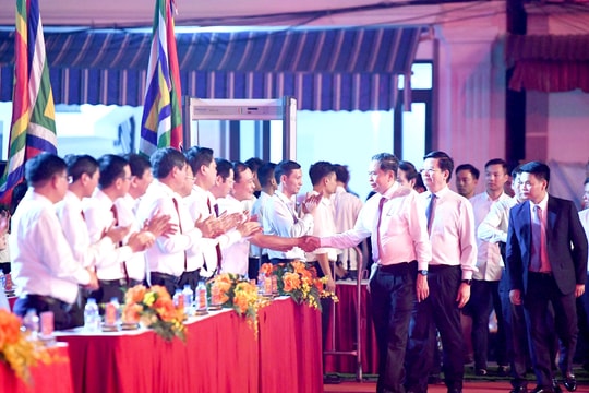 Chủ tịch Quốc hội Trần Thanh Mẫn dự lễ tưởng niệm 725 năm ngày mất Anh hùng dân tộc Trần Hưng Đạo