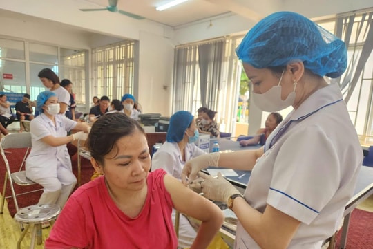 Thái Nguyên: Tổ chức tư vấn, tiêm vaccine uốn ván miễn phí cho người dân sau lũ