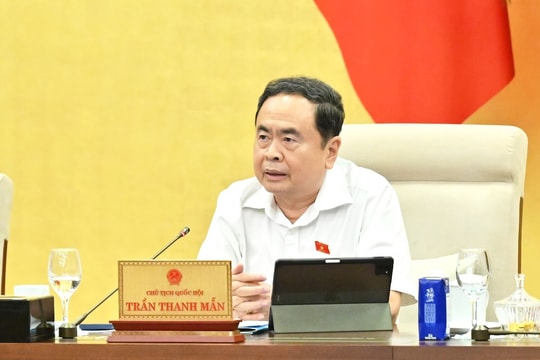 Chuyển đổi từ mô hình quản lý sang phục vụ người nộp thuế, giảm gánh nặng hành chính