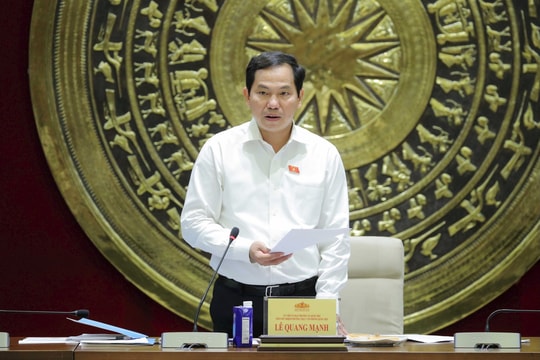 Ban Thường vụ Đảng ủy và Lãnh đạo Văn phòng Quốc hội làm việc với các vụ, đơn vị