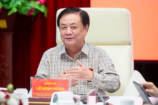 Phó Chủ tịch Quốc hội Lê Minh Hoan làm việc với Tập đoàn Công nghiệp - viễn thông Quân đội Viettel