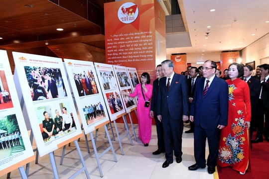 Triển lãm ảnh “Quốc hội Việt Nam – 80 năm kế thừa và phát triển”: Dấu ấn một chặng đường vẻ vang