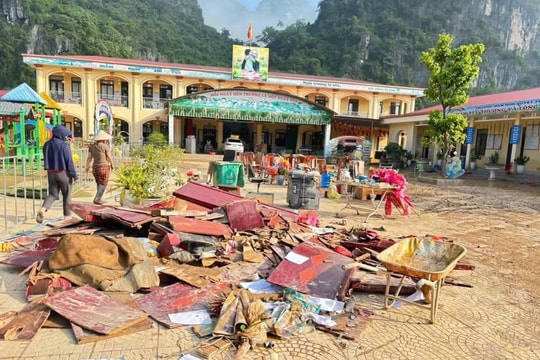 Lạng Sơn: Trường học xơ xác, giáo án lấm bùn