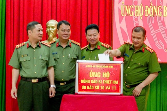 Công an Khánh Hòa ủng hộ 1,9 tỷ đồng giúp nhân dân khắc phục hậu quả bão lũ
