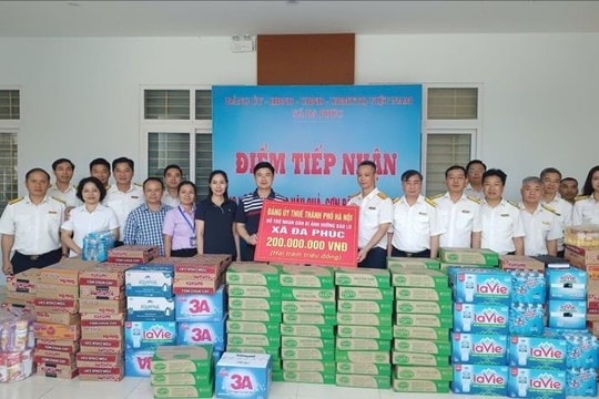 Thuế Hà Nội hỗ trợ người dân các xã Trung Giã, Đa Phúc sớm ổn định cuộc sống sau bão lũ