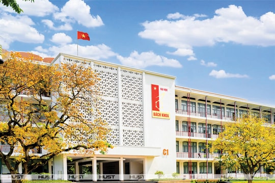 Đại học Bách khoa Hà Nội xin rút kinh nghiệm sâu sắc về “sơ suất” dán logo chồng lên robot nhà sản xuất nước ngoài