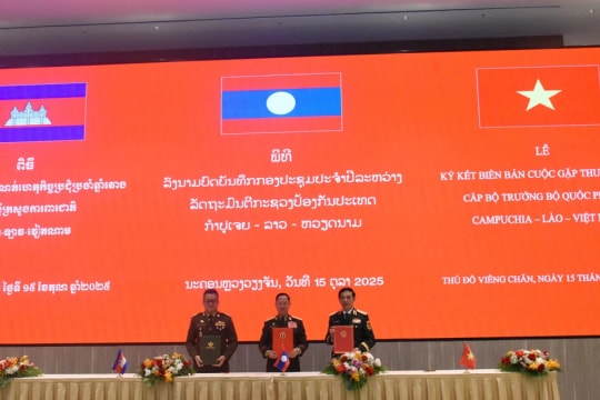 Vietnamese, Lao, Cambodian defence ministers hold annual meeting in Vientiane