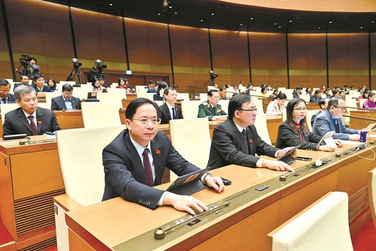 Hỏi: Việc miễn nhiệm, bãi nhiệm đối với người giữ chức vụ do HĐND cấp xã bầu được thực hiện như thế nào?