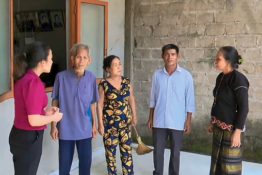 Bài 3: Nắm lá thuốc của mẹ Thanh