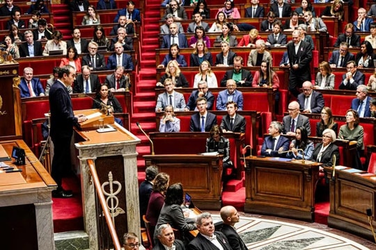 Chính phủ Pháp có thể vượt qua hai cuộc bỏ phiếu bất tín nhiệm?