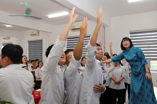 Hướng nghiệp, đánh giá năng lực và ứng dụng AI: Chương trình toàn diện cho học sinh THPT tại Nghệ An