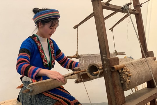 Phát triển thủ công mỹ nghệ bền vững để gìn giữ bản sắc, xóa đói giảm nghèo