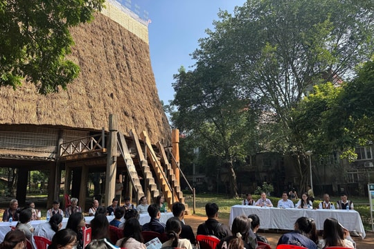 Giữ nhà rông Bana giữa Thủ đô Hà Nội