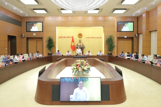 Chung sức, đồng lòng hoàn thành trọng trách Kỳ họp thứ Mười lịch sử