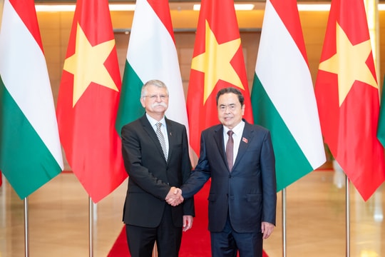 Chủ tịch Quốc hội Trần Thanh Mẫn chủ trì Lễ đón, hội đàm với Chủ tịch Quốc hội Hungary