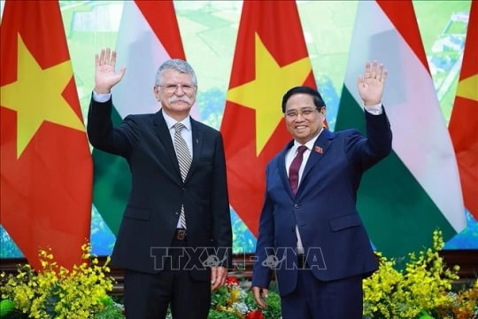 PM hosts Hungarian National Assembly Speaker in Hanoi