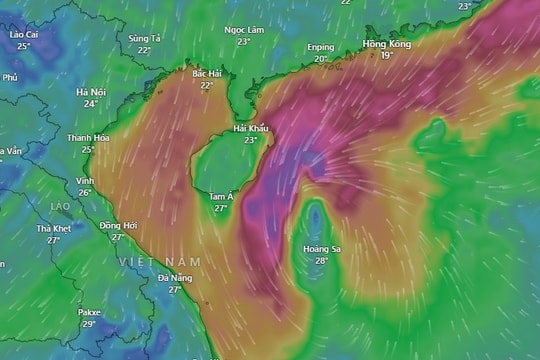 Bão số 12 FENGSEN áp sát miền Trung gây mưa lớn