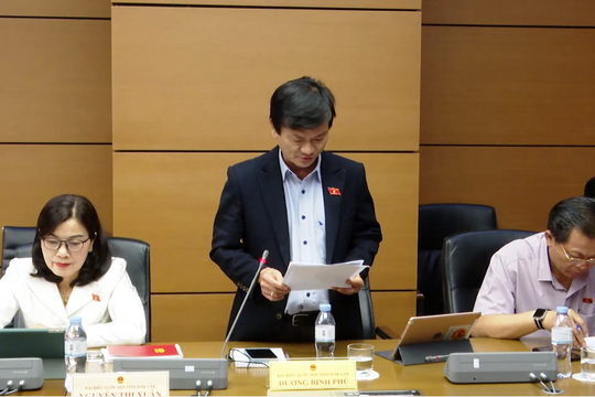 Phát biểu thảo luận tại tổ 15 của Đại biểu Dương Bình Phú (Đắk Lắk) sáng 21/10/2025