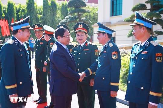 Thủ tướng Phạm Minh Chính dự Lễ đón nhận danh hiệu Anh hùng lực lượng vũ trang nhân dân của Quân chủng Phòng không - Không quân