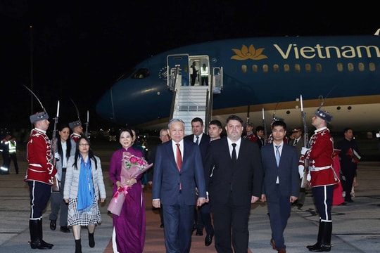 Vietnamese Party chief lands in Bulgaria to bolster ties